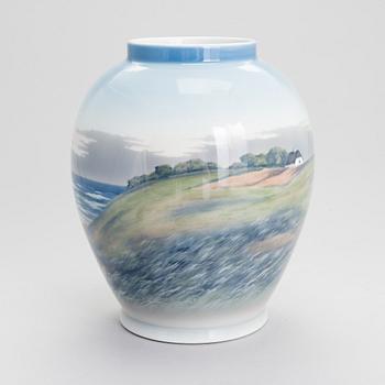 Vas, porslin Royal Copenhagen 1969-1974.