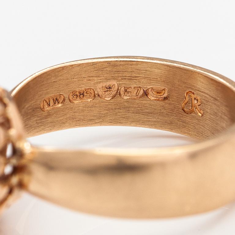 Eero Rislakki, Sormus, 14K kultaa, timantteja n. 0.85 ct yht. Westerback, Helsinki 1959.