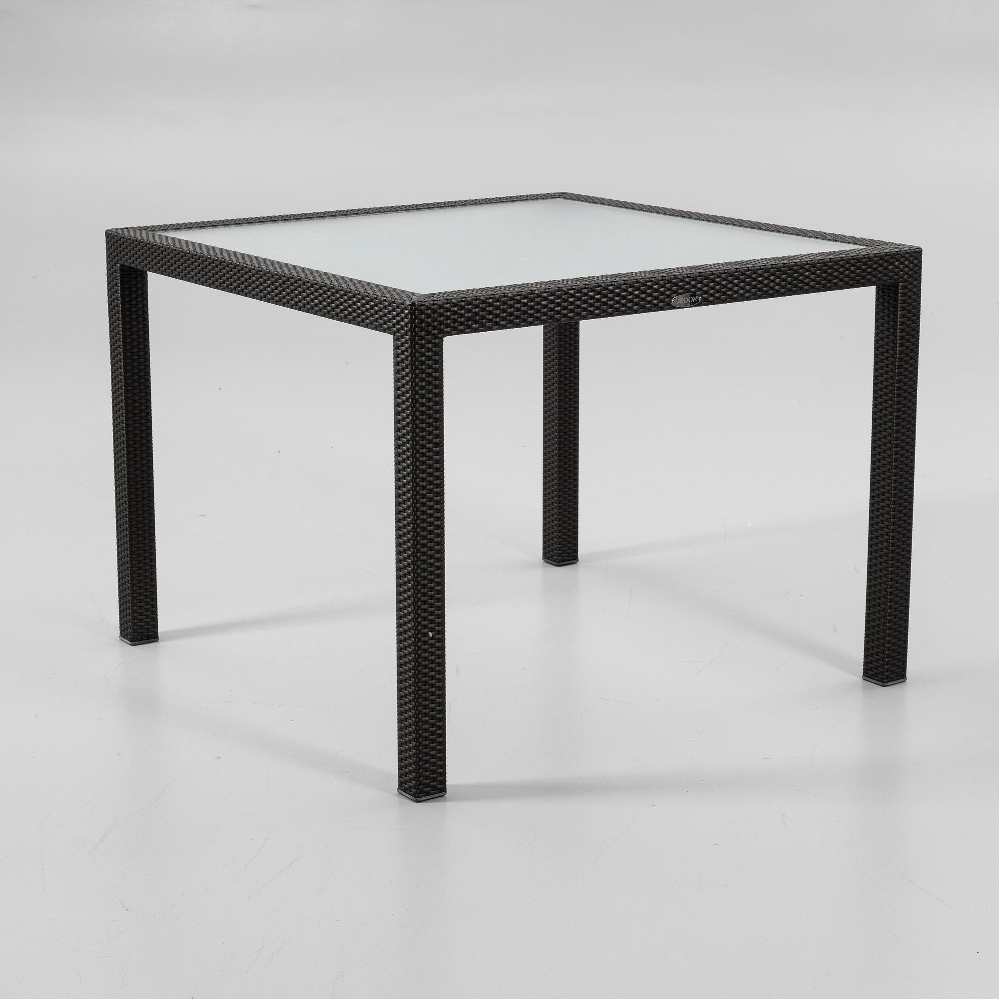 Trädgårdsbord, Dedon, 2000-tal.