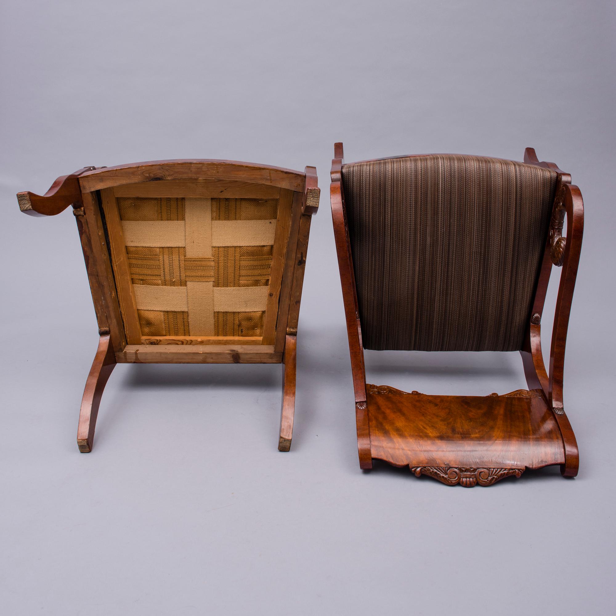 KARMSTOLAR, ett par, biedermeier, Ryssland 1820-1840.