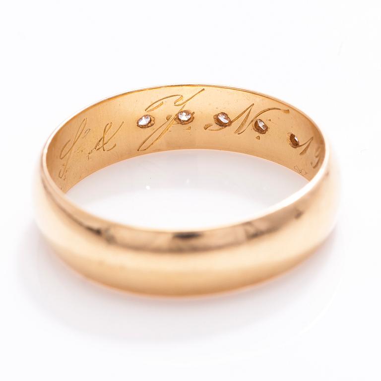 An 20 ct gold ring with diamonds ca. 0.075 ct in total. Johan Wilhelm Jokiniemi (Johansson), Uusikaupunki, Finland 1916.