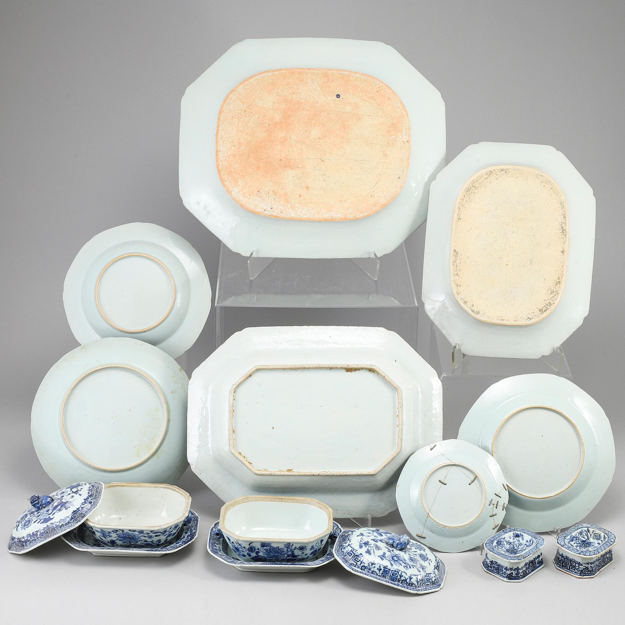 A blue and white dinner service, Qing dynasty, Qianlong (1736-95). (58 pieces).