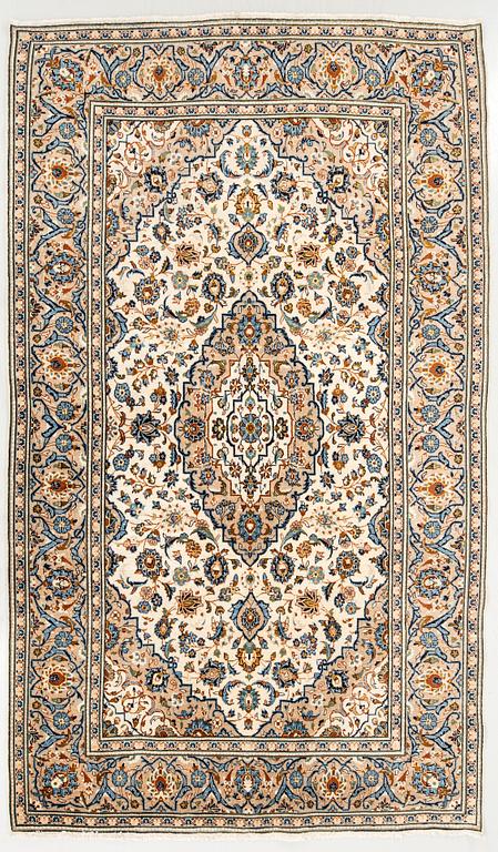 Carpet, Keshan, approx. 312 x 195 cm.