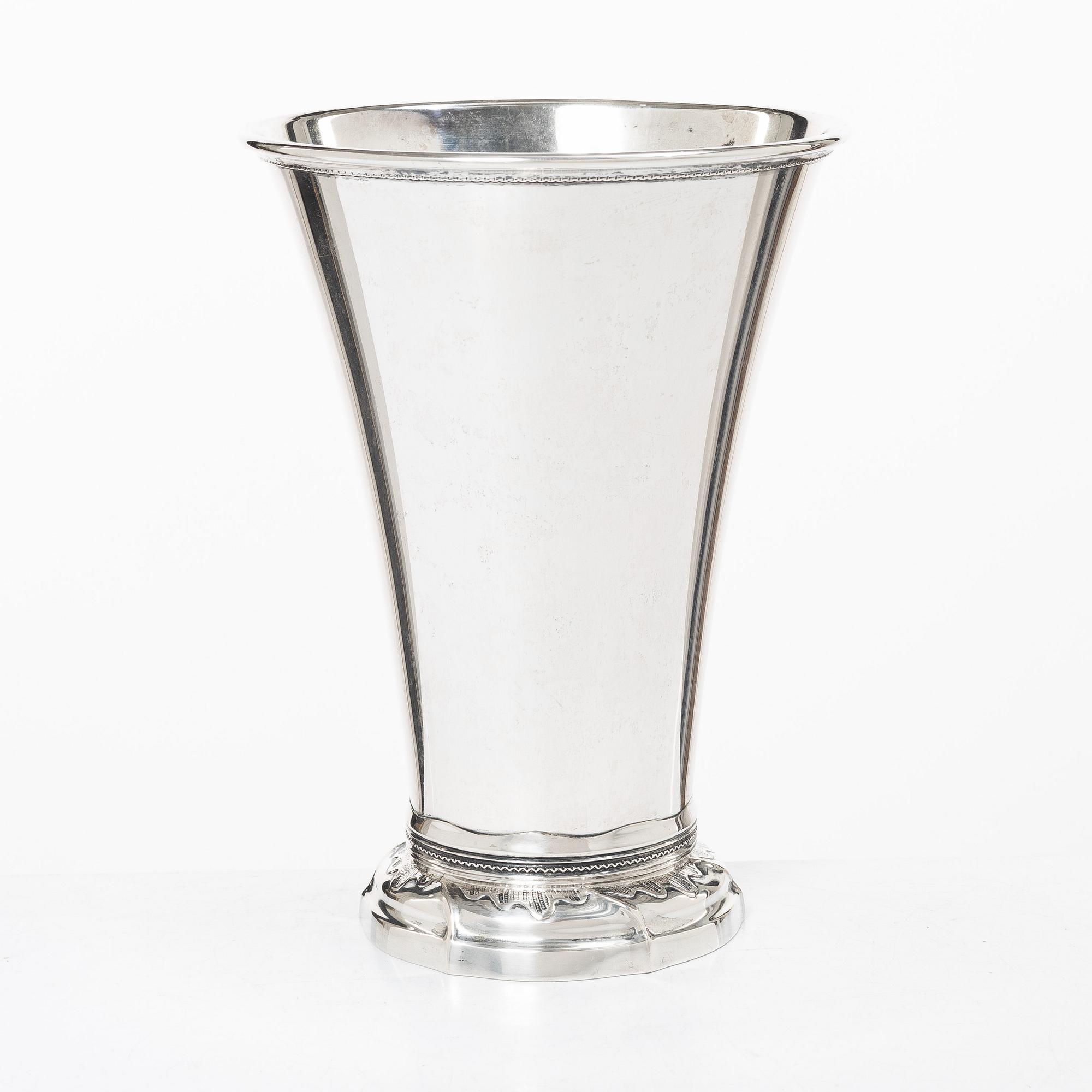 C.G. Hallberg, A Swedish silver Rococo-style beaker, Stockholm 1912.