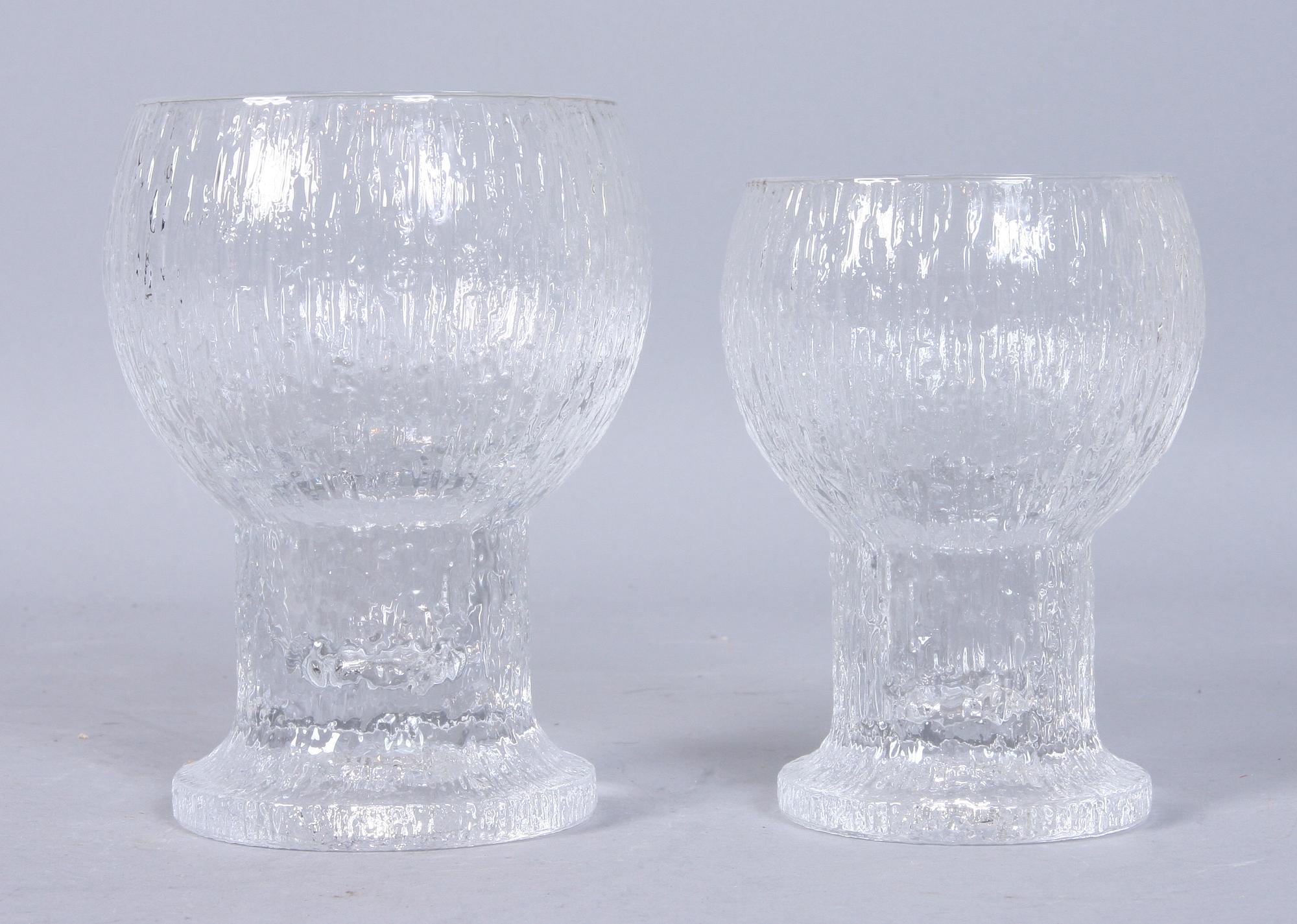 VINGLAS samt ÖLGLAS, 8 + 8 st, "Kekkerit", Timo Sarpaneva, Iittala, 1900-talets andra hälft.