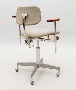 SKRIVBORD MED STOL, Danmark, 1900-talets andra hälft.
