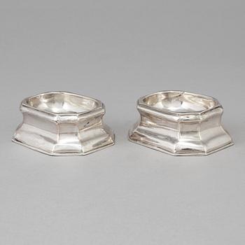 A pair of 18th century silver salt cellars, mark of Mary Rood, London 1722.
