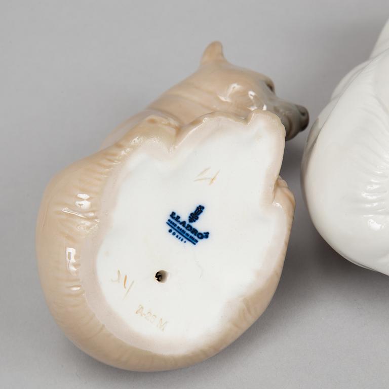 Lladrò two porcelain polar bears, Spain.