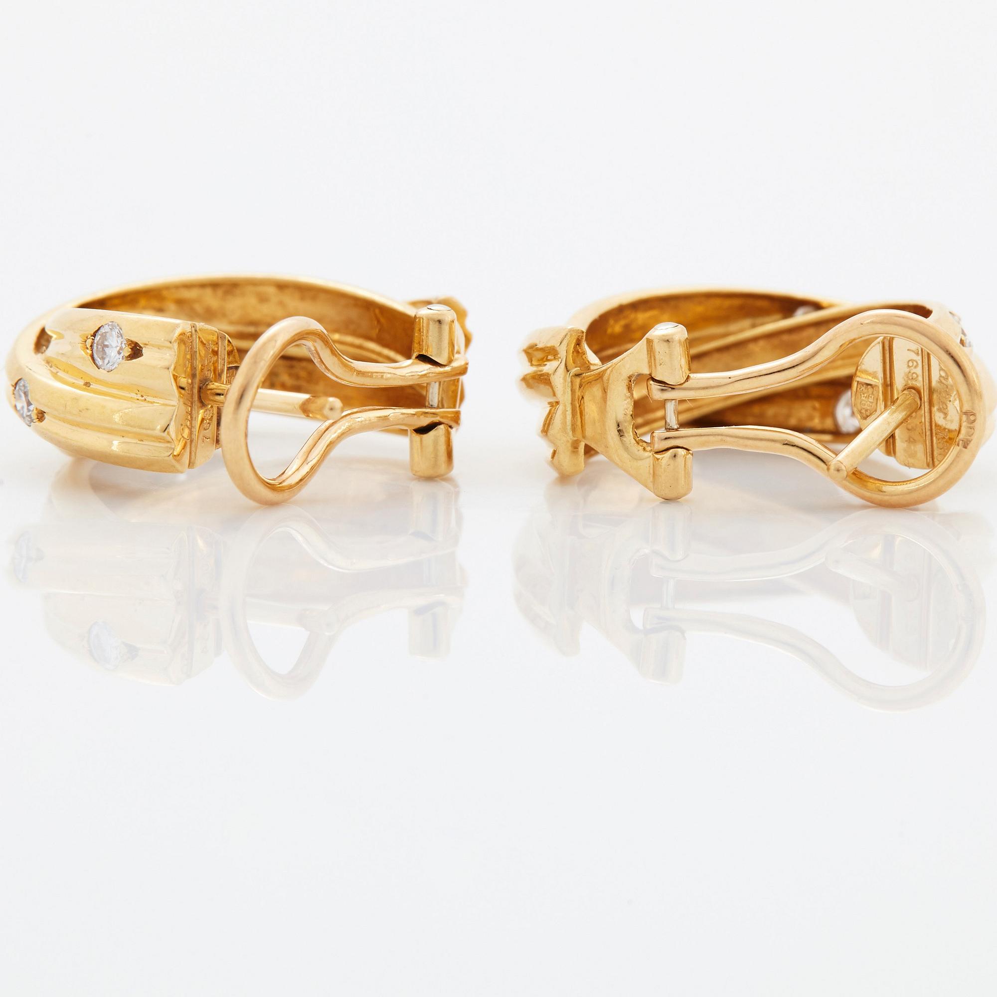 Cartier ett par örhängen "Trinity" 18K guld med runda briljantslipade diamanter.