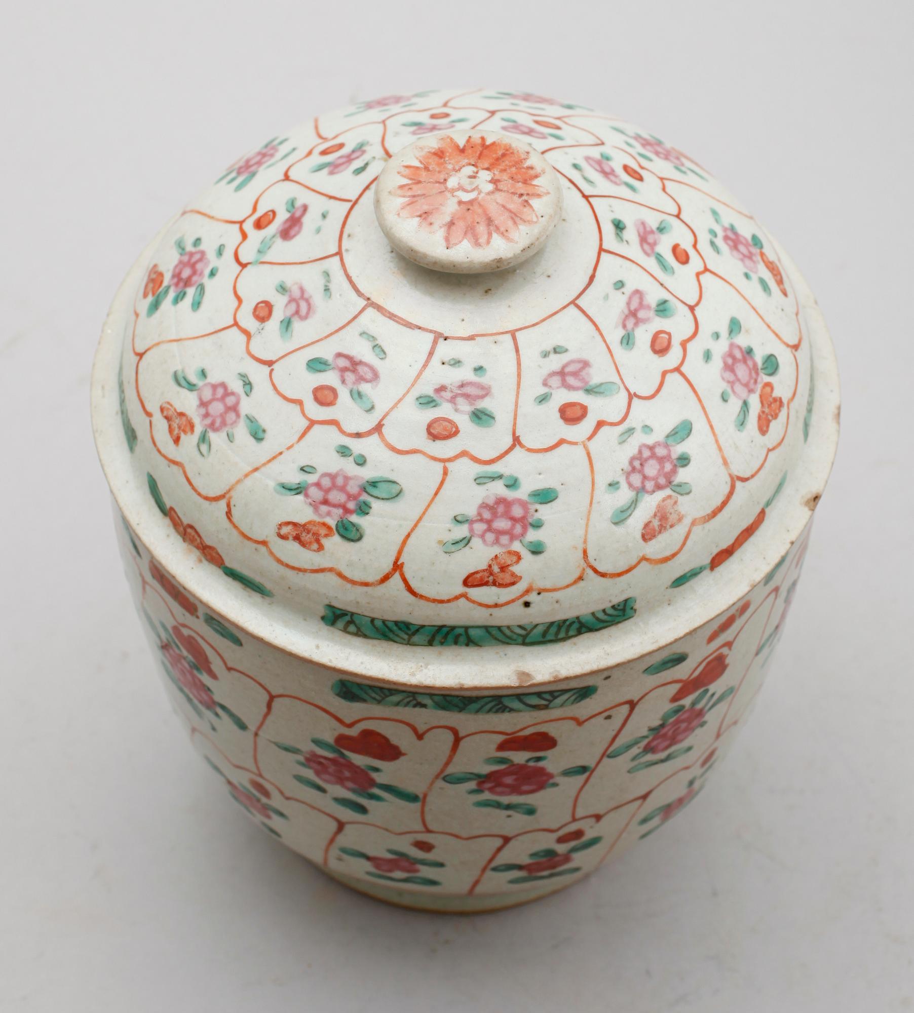 BOJAN MED LOCK, porslin, Kina, 1800-tal.