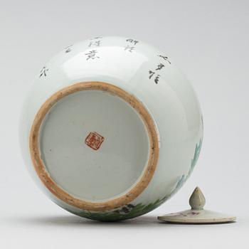 BOJAN MED LOCK, porslin. Kina, sekelskiftet 1900.