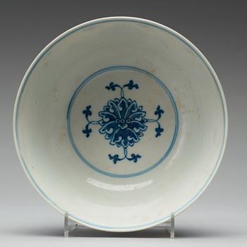 SKÅL, porslin, sen Qingdynasti, med Tongzhi sex karaktärers märke.