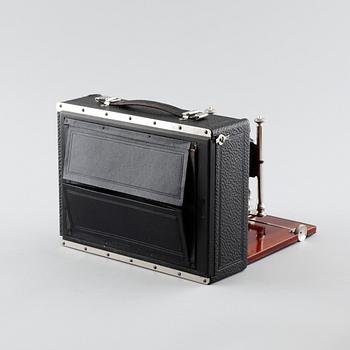 A foldable camera by Dr. Lüttke & Arndt Wandsbek, Germany, first half of the 20th century.