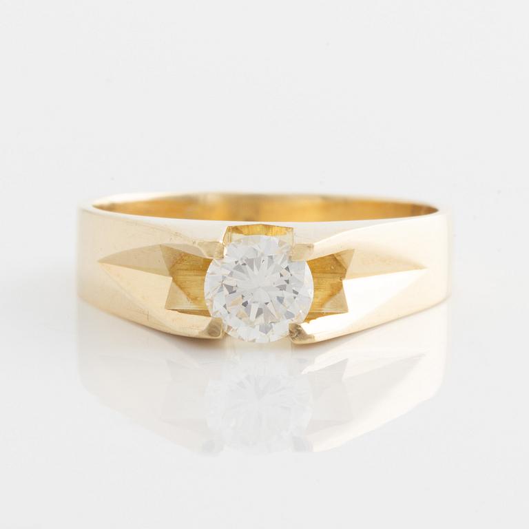 Ring, gold with brilliant-cut diamond.