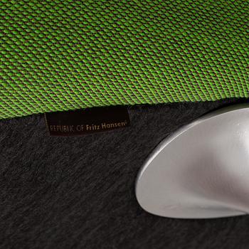 Jaime Hayon, fåtöljer, ett par, "Ro JH1", Republic of Fritz Hansen, 2016.