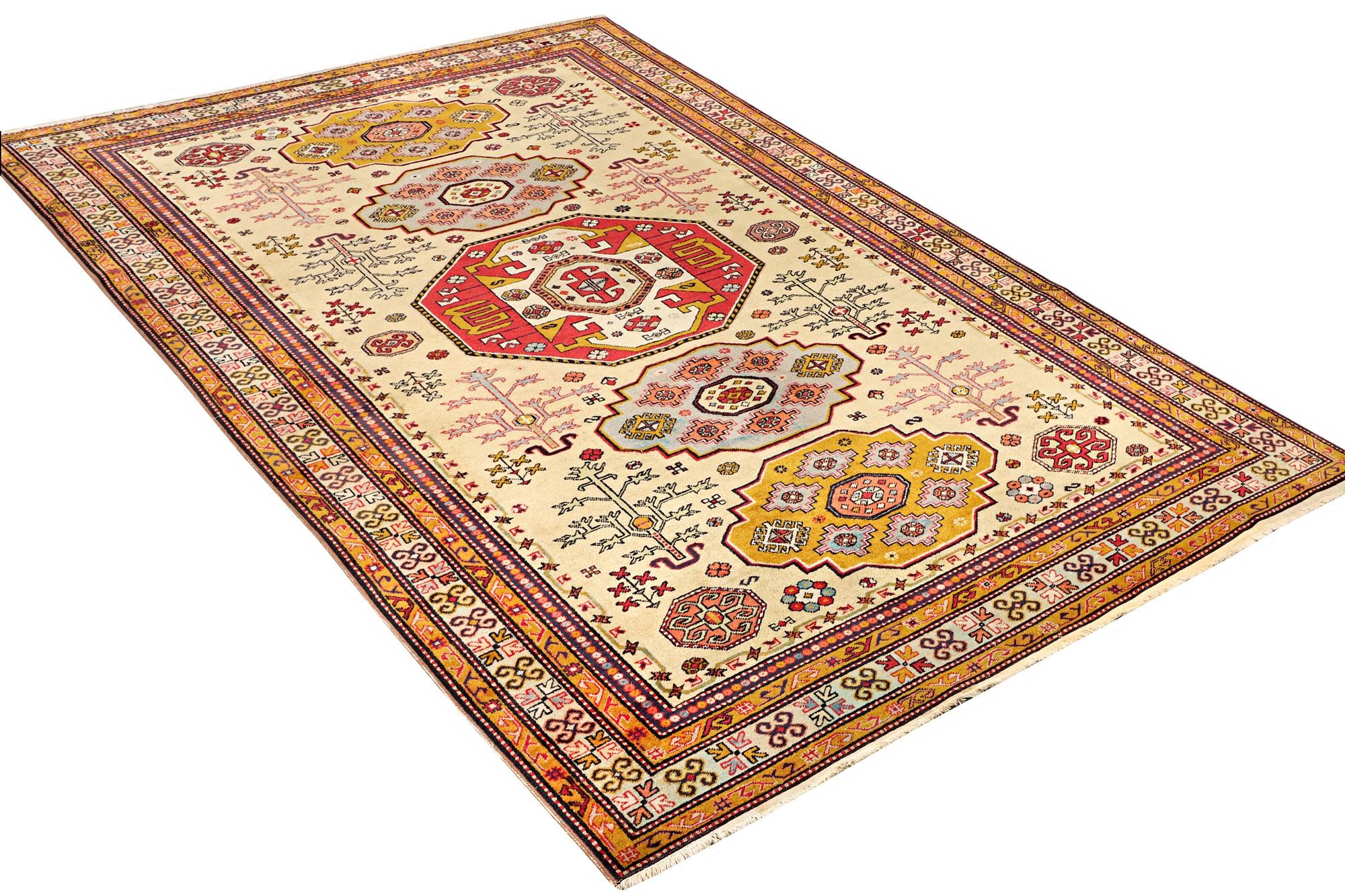 An Ardebil carpet, c. 310 x 192 cm.