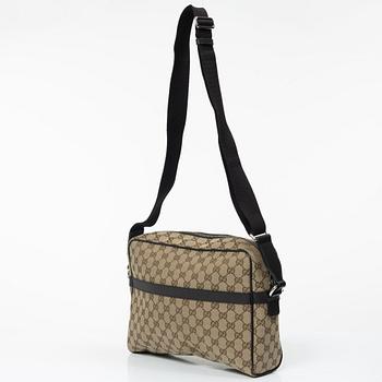Gucci, bag, "Messenger bag" and toiletry bag.