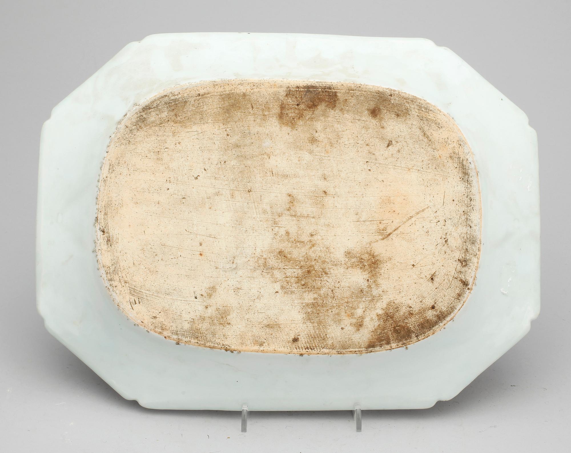 STEKFAT, porslin, Kina, Qing dynastin, Qianlong, (1735-1796).