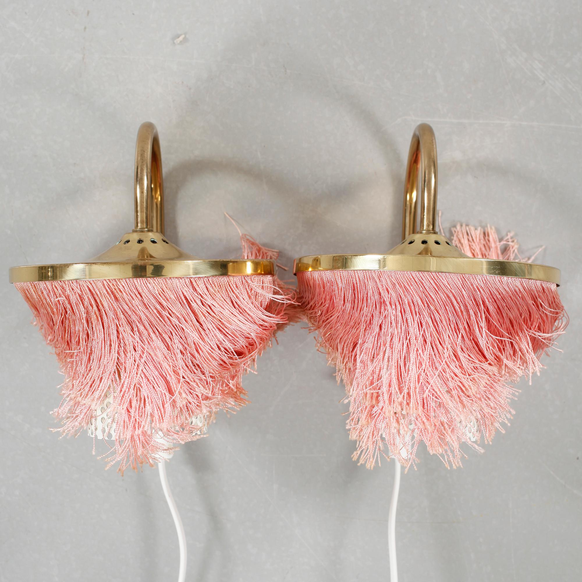 VÄGGLAMPOR, ett par, Hans Agne Jakobsson, Markaryd, 1900-talets andra hälft.