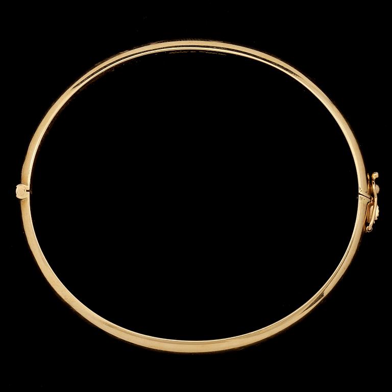 ARMRING, 18k guld, K & E Carlsson, Göteborg, 1973. Vikt 13 g.