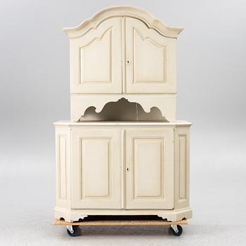 Skåp, omkring 1800.