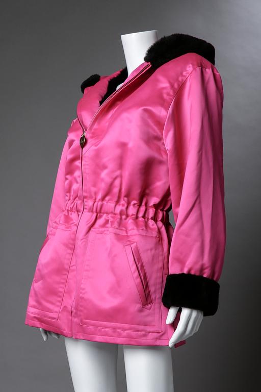 JACKA, Yves Saint Laurent.