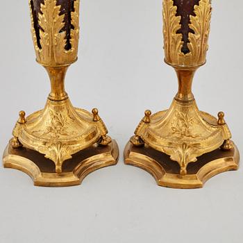 VASER, ett par, empirestil, 1800-tal.