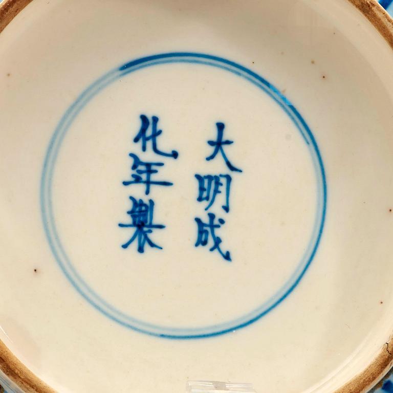 A blue and white bowl, Qing dynasty, 18th century. With Chenghuas six characters mark.