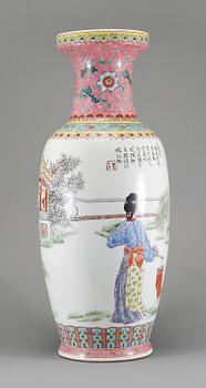 VAS, porslin, Kina, 1900-tal.