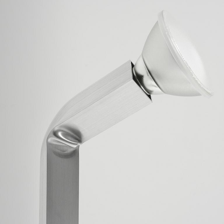 David Taylor, bordslampa, unik, "Aluminium Table Lamp #4", Studio Mellösaverken, Sverige, 2025.