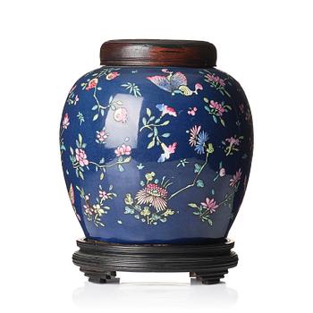 1023. A blue glazed and enamelled jar, Qing dynasty, 18th century.