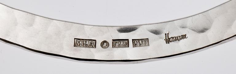 HALSRING samt ARMRING, silver, Michael Hamma, Hedvig Westermark, Stockholm, 1987-93. Ca 125 g.