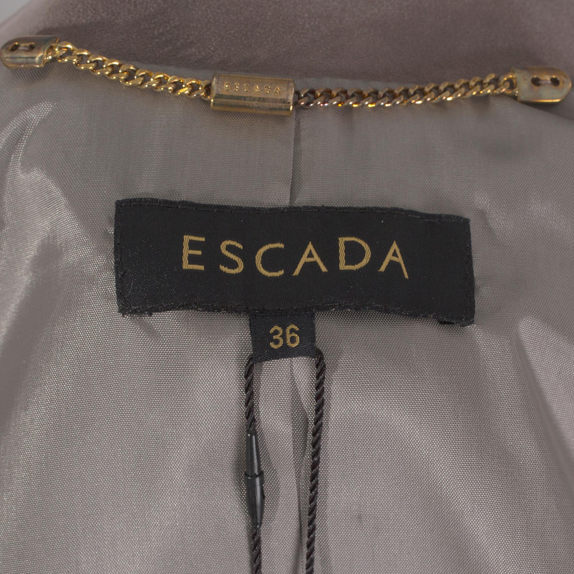 JACKA, Escada.