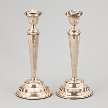 LJUSSTAKAR, ett par, silver, Birmingham England, 1924.