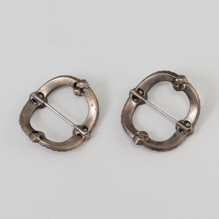 A PAIR OF PASTE AND METAL SHOE BUCKLES,  18th/19th century.