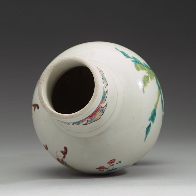 A famille rose porcelain vase, Qing dynasty, Yongzheng (1723-1795).