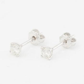 Örhängen 18K vitguld med briljantslipade diamanter.