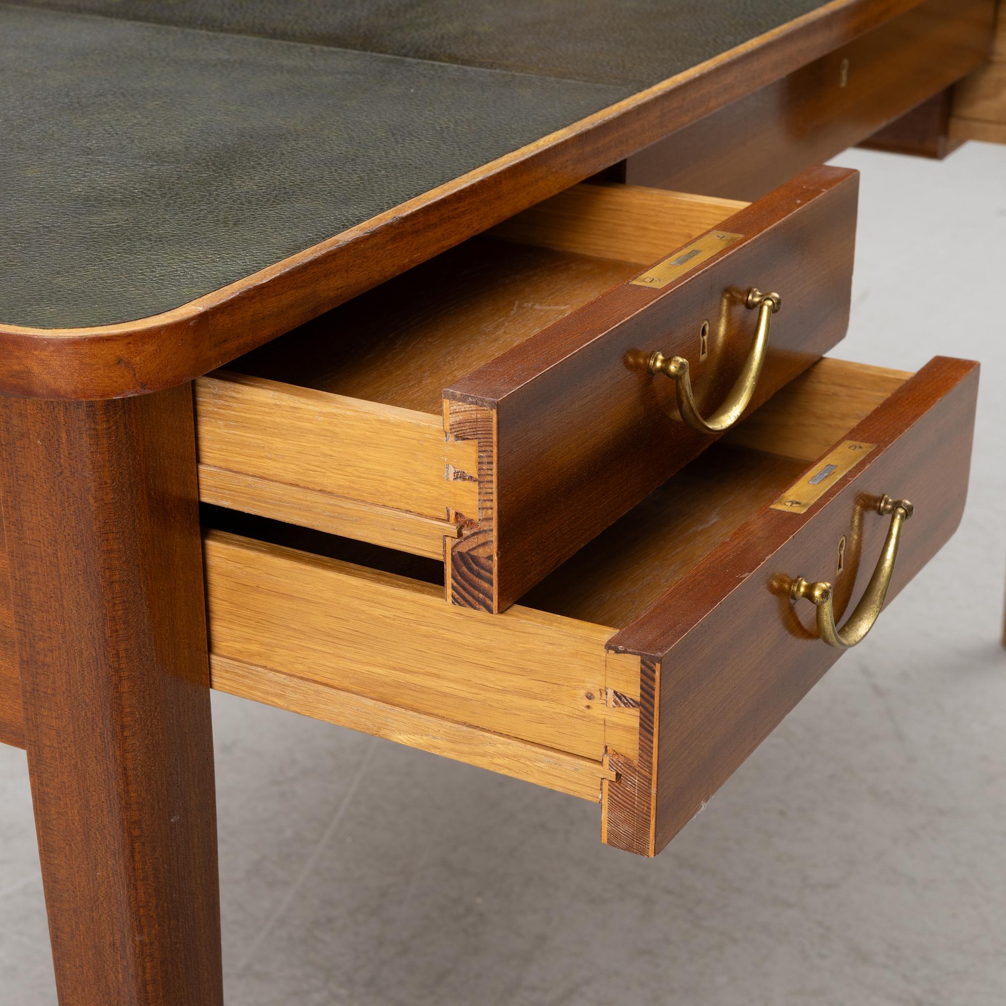 Skrivbord, G.A. Berg, Stockholm, 1940/50-tal.