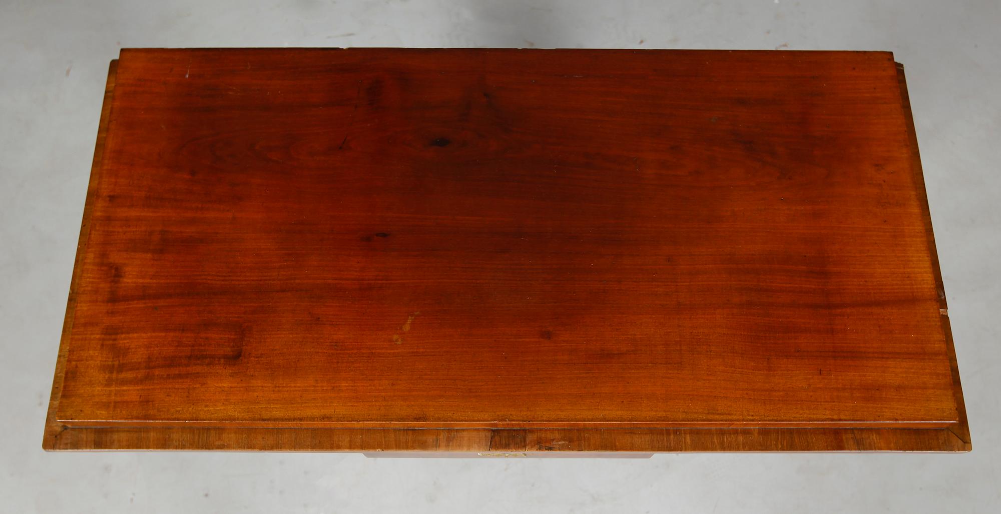 TRYMÅBORD, Karl Johan, 1800-talets mitt.