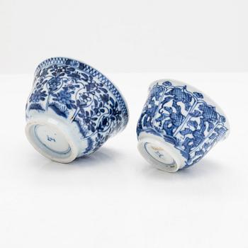 Four pieces of Chinese 18th-century export blue and white porcelain, Qianlong (1736-95).
