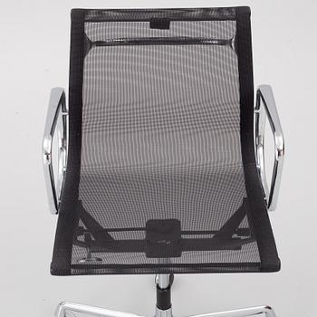 Charles & Ray Eames, Armchair/office chair, EA 108, Vitra.