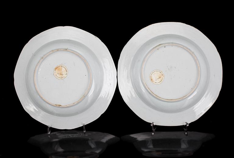 TALLRIKAR, ett par, kompaniporslin, 1700-tal.