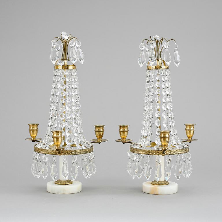 BORDSLYSTRAR, ett par, gustaviansk stil, 1900-talets mitt.