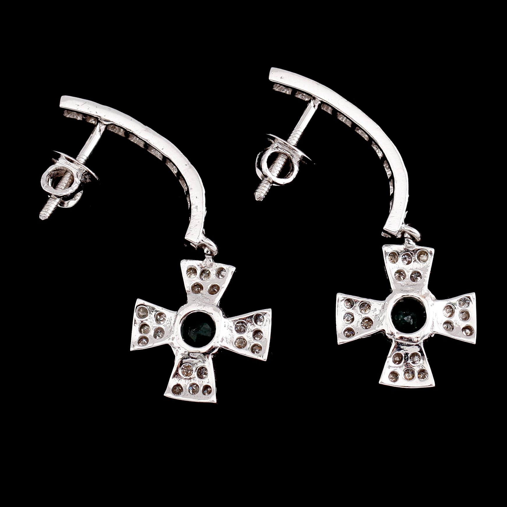 ÖRHÄNGEN, 1 par, 8 k guld, gröna turmaliner tot ca 0.65 ct, diamanter tot ca 1.10 ct.
