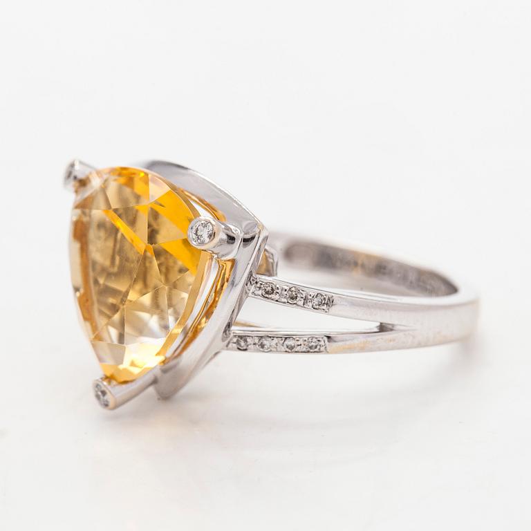 Ring, 18K vitguld med citrin och diamanter. Mauboussin, Paris.