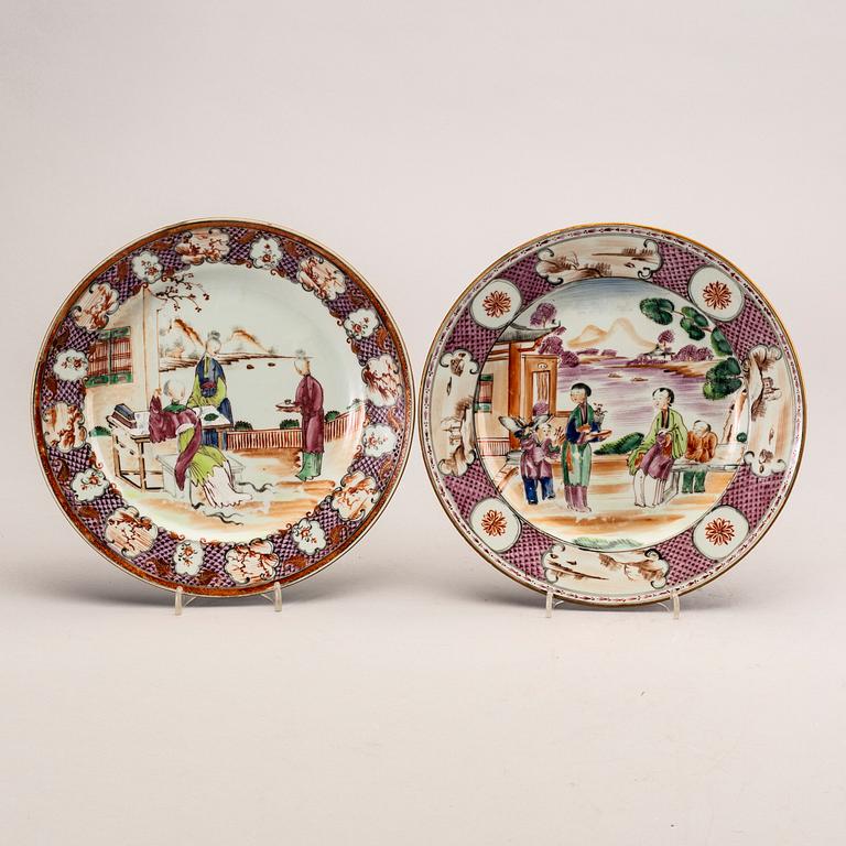 A set of five different Chinese Qianlong/Jiaqing porcelain plates.