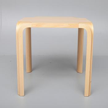 X-FOTAD PALL, X601, Alvar Aalto, Artek. Modellen formgiven 1954.