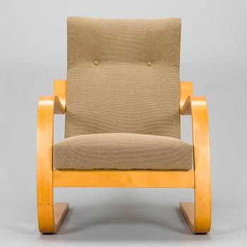 Alvar Aalto, a 1940's armchair, model 35, for O.Y. Huonekalu- ja Rakennustyötehdas A.B. Finland.