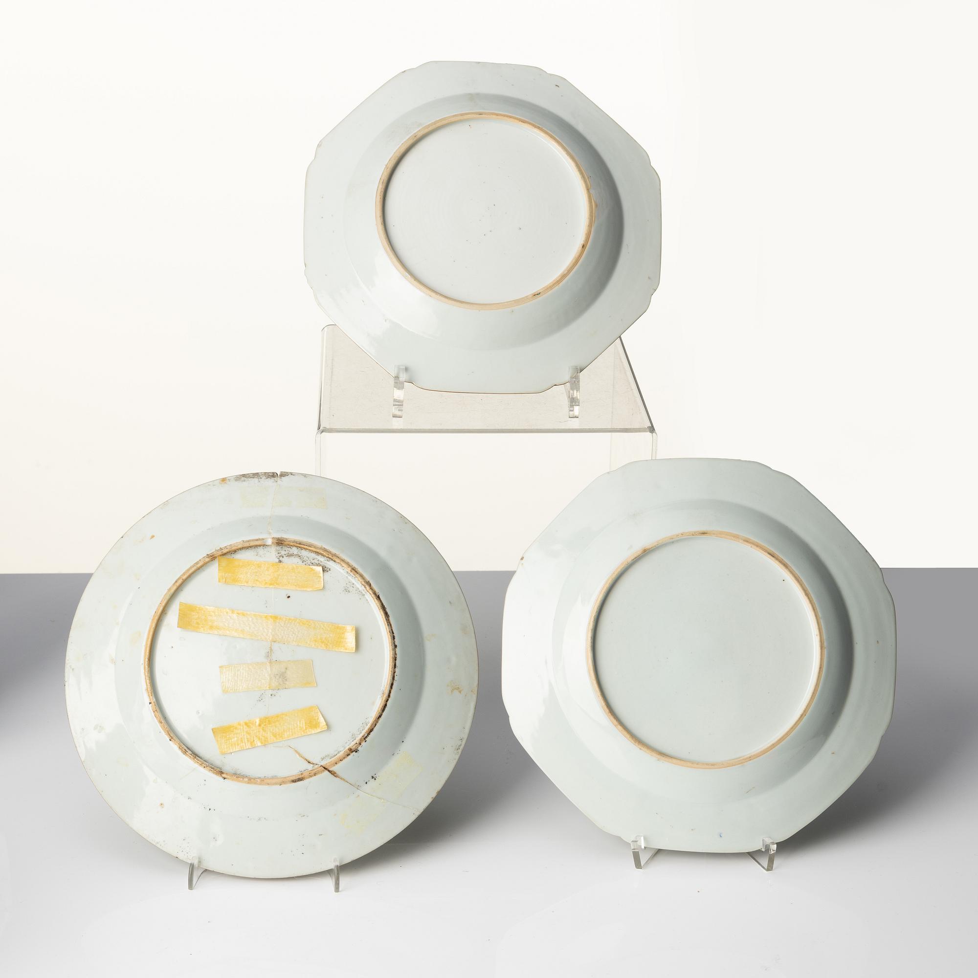 Tallrikar, nio stycken, kompaniporslin. Qingdynastin, Qianlong (1736-95).