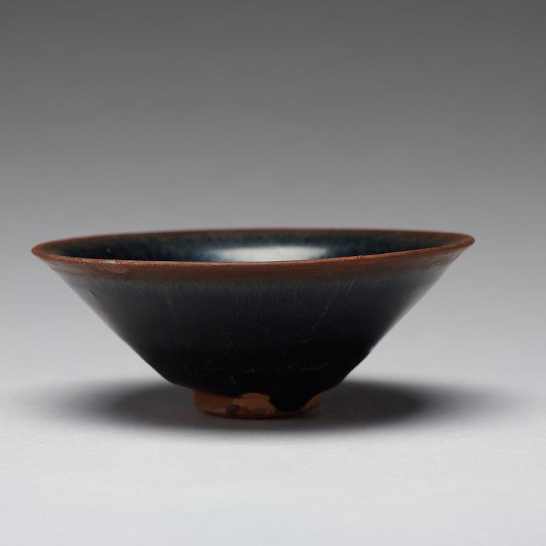 A temmoku glazed bowl, Song dynasty (960-1279).